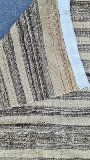 Size: 85x300 (cm),
Central anatolia, cappadocia.
Natural wool .                          