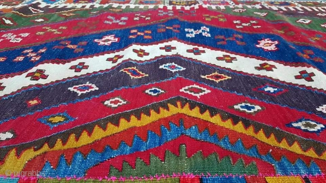 Size : 170 x 330 cm
Central anatolia , cappadocia kilim !
send a message for detailed pictures                 