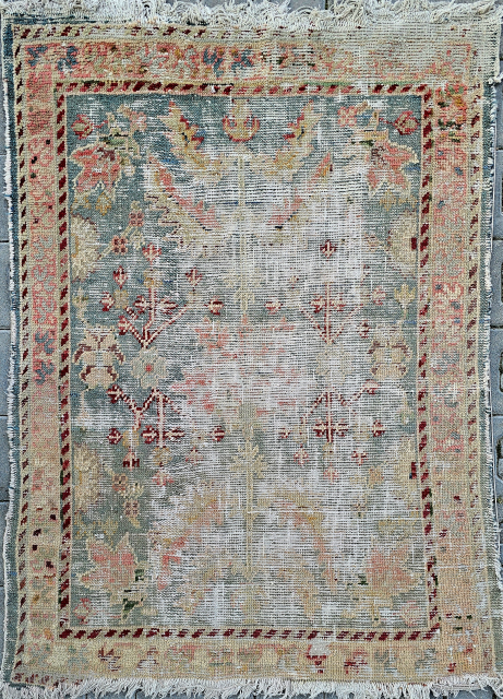 Size ; 110x155 cm
West anatolia, Ushak .
Early 1900s
                         