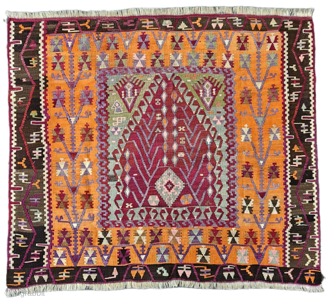 Size ; 133 x 147 cm,
East anatolia , Erzurum or Şebinkarahisar.                      