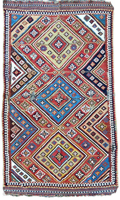 Old Qasqai .
Size ; 165x280 cm
Great dyes .
arisoylarmobilya@gmail.com                         