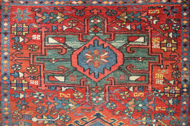 Good condition early 20th century Heriz rug 144 x 184cm / 4'9" x 6'0"                   