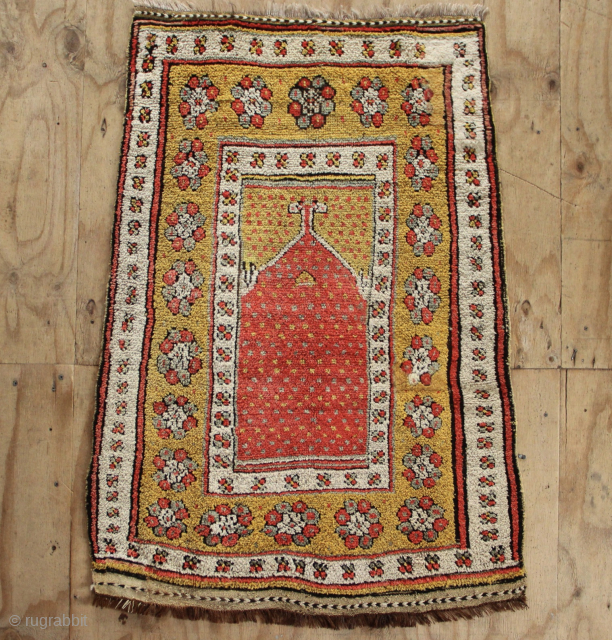 Manestir prayer rug circa 1900 103 x 153cm / 3'5" x 5'0"                     