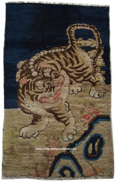 S/N:I0992 china tiger rug
0.98 X 0.59 m (39in.X 23in.)
                        