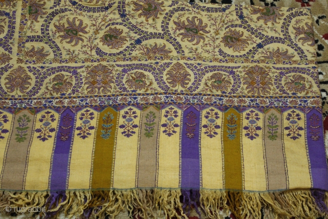 antique dorukha (double sided) full size jamawar.                          