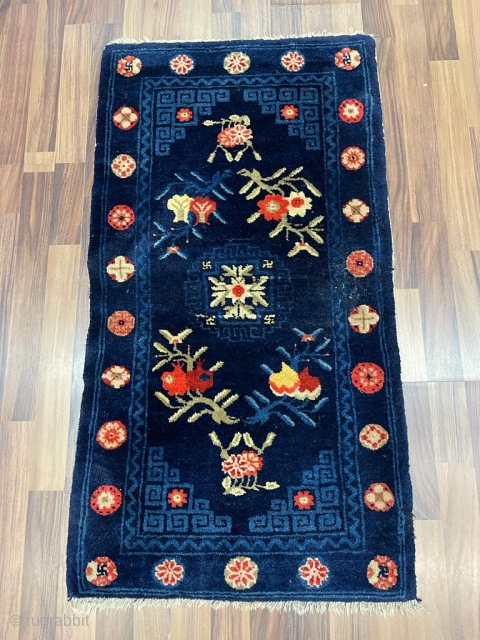 China carpet
Size 108/59 cm                             