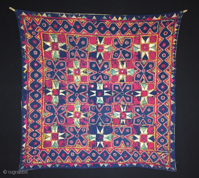 İndian (Gujarat) textile first half 20th century Size:87x87cm / 34x34 inc                      