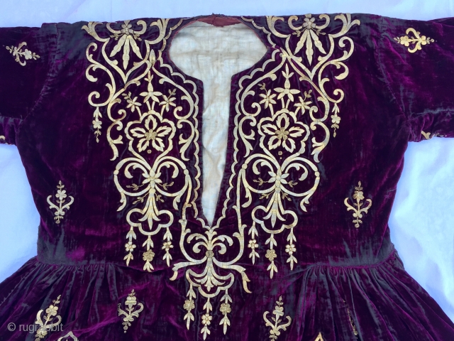 Ottoman coat midth 19th century
Size:140x154cm/4'8"x5"                            