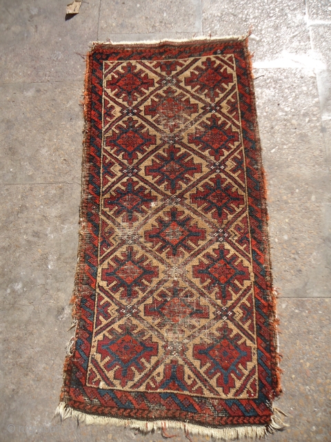 Camel ground balisht with early age and snow flakes desigen,all original without any repair or work done,very fine weave,all natural colors.Size 3'2"*1'6".E.mail for more info and pics.      