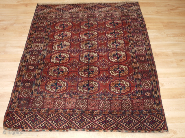 www.knightsantiques.co.uk 

Antique Tekke Turkmen rug of small size, with fine weave, superb colour.

Late 19th century.

Size: 5ft 0in x 3ft 9in (152 x 115cm).

This is an good example of a Tekke rug with  ...