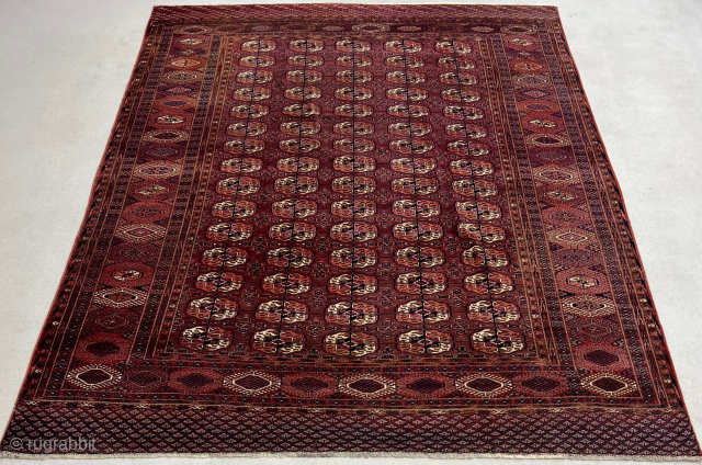 Antique Tekke, c. 1900. 10 x 7 ft (300 x 215 cm), good condition.                   