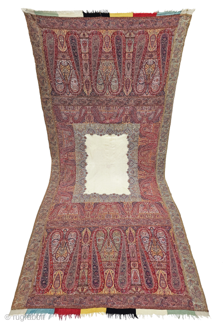 Highly Sikh Period Palledar Shawl of Kani Jamawar, From Kashmir, India.

C.1835-1855.

Its Size is 144cmx310cm (20241027_155355).                  