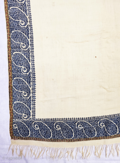 An Unique And Rare Palledar Square Shawl of Kani Jamawar, From Kashmir, India.

Kani Weaving on Complete one Pashmina From Edge to Edge

C.1810-1825.

Its Size is 150cmx155cm.

Border Size is 10cm Width (20241125_150835).   