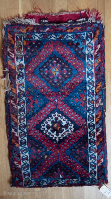 From Sonny Berntssons collection:
No 62 Gaziantep - Maras yastik 54 x 88 cm
Circa 1870 - 1910
Some damage, incl. mot as can be seen on photos.
More info if you ask.
E-mails are not delivered  ...