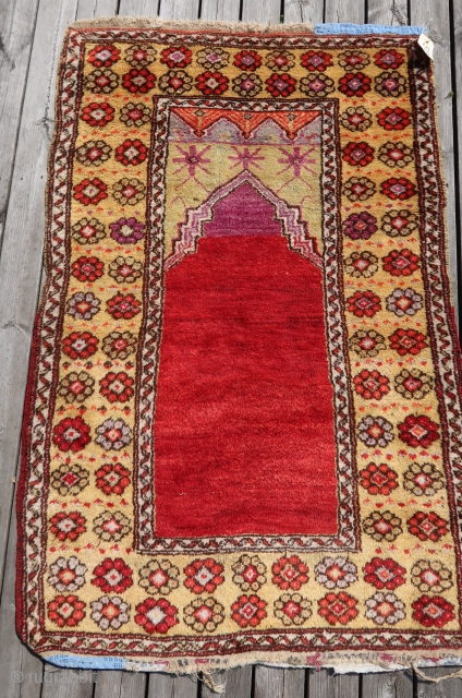 From Sonny Berntssons collection:
No 505 Bozkir prayer rug, Central Anatolia.
Circa 1900. 86 x 138 cm
No repair except in both short ends as seen on photo. Wool of high qouality.
More info or photos  ...