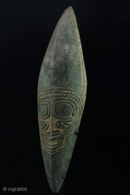 cod. 442
Very rare plate-mask with intricate ritual face as Gope
traces of natural colours
Turama River Papua Gulf
cm. 64
age 1950 ca.
ex G. Craig famous Australian collector
         