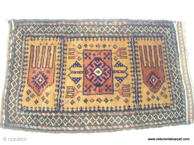 BALOUCH / BELOUCH BAG FACE / BALISHT. An extremely rare piece. As far as I know there are no recorded examples of Balisht with this design. The knotting and, to a certain  ...