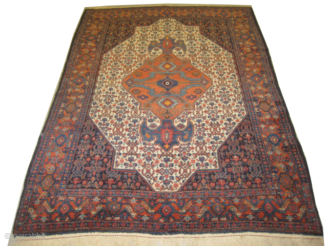 
Senneh persian knotted circa 1925 antique, 106 x 148 cm, ID: BDU-2
The black knots are oxidized, the knots are hand spun wool, the two edges are finished with 1cm kilim, the background  ...