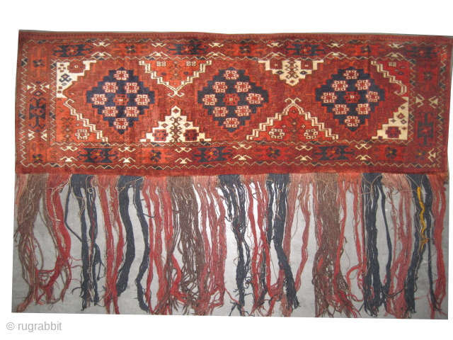 
Tschaudor Turkment knotted circa 1919, collectors item, antique, 45 x 142 cm, ID: K-5193
Vegetable dyes, the knots are hand spun lamb wool, the black knots are oxidized, the warp and the weft  ...