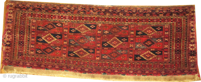 


Tekke Turkmen knotted circa 1870 antique, collectors item, 27 x 76 cm, ID: BDI-23
Vegetable dyes, the black knots are oxidized, the knots are hand spun lamb wool, finely knotted, in good condition.
 