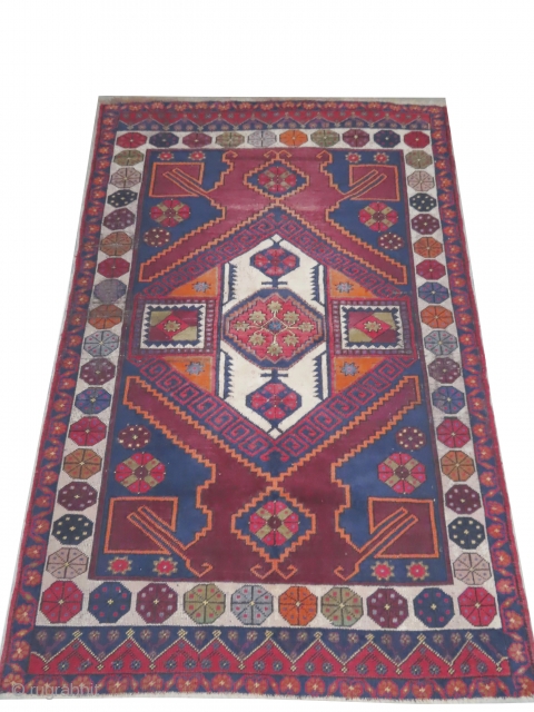 
Karapinar Turkish knotted circa in 1935 semi antique, 134 x 200cm, carpet ID: MAM-15
The knots, the warp and the weft threads are wool, minor places at the border are slightly used, in  ...