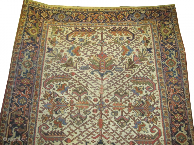 

	

Heriz Persian knotted circa in 1925 semi-antique, 280 x 210 (cm) 9' 2" x 6' 11" 
 carpet ID: P-4242
The black knots are oxidized, the knots are hand spun wool, allover geometric  ...