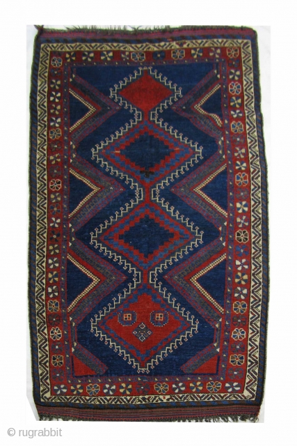 Antique Persian Luri-Qashqai Gallery rug, late 19th century, beautiful folk piece, in very good condition for its age. Southern or South-west Persia. Rare piece. Size: c. 280 x 140 cm. 
It can  ...