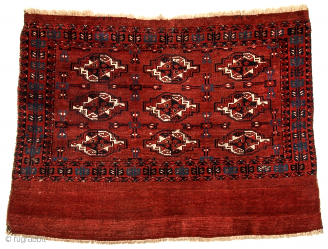 Rare and early Yomut-family Turkmen chuval. First quarter 19c.                        