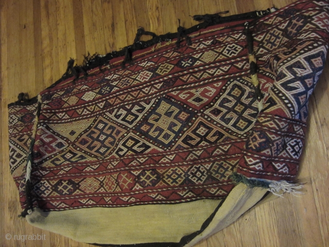 19th century Azeri ? bedding bag, flatwoven.This item is in excellent condition and is still completely functional.
 
Length: 50" or 4.2 feet
Width: 31" or about 2.5 feet      