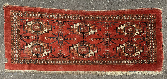 Tekke torba, pre-1850, 117x46 cm, very fine weaving, some (moth) damages, but overall good pile, contact: matthiaswohlgemuth@gmx.ch                