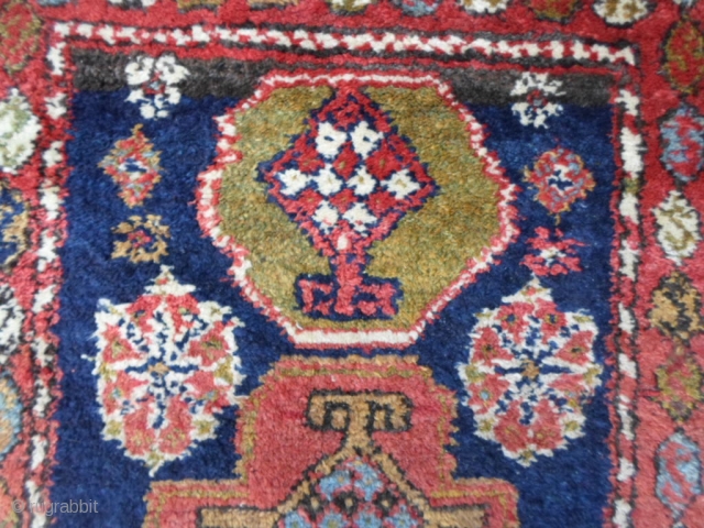 Runner Shahsavand in very good condition. All natural dyes for this carpet.
Washed and ready for use. All wool and all original size/selvedges and ends.
The size is in the photo.     ...