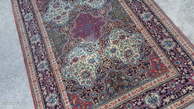 cm 210x144 is the size of this Teheran.
Condition like a new carpet for this 
antique Teheran knotted extra fine.
The carpet has been professionally washed.
Other info or photo on request about this
persian carpet  ...