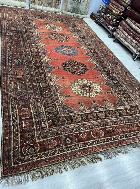 Antique Qhasqai Rug in large size and good shape !
There is old repairs but done it nicely and doesnt need more repairs. Strong colors and good weave! 
Size : 470x270cm 
If you  ...