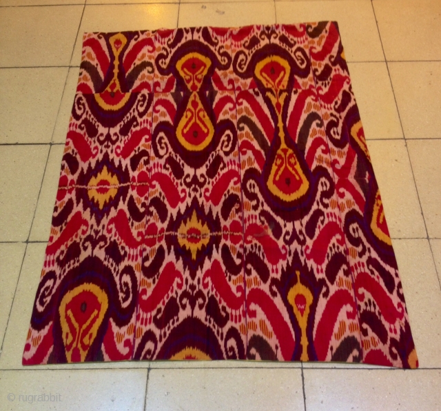 Uzbek vintage old silk ikat blanket cover

Size: 175 cm X 130 cm

Fast shipping by Fedex all over the world

Thanks visiting for my etsy shop :)        