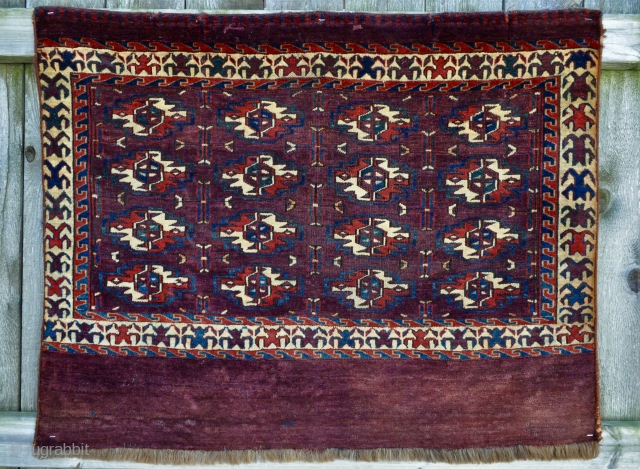 Yomud Turkmen Chuval - 3'3 x 2'7 / 99 x 79 cm                     