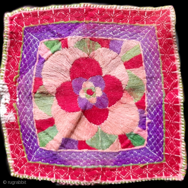 kantha, westbengal, 19c
6.5 x 6.5 inches                           