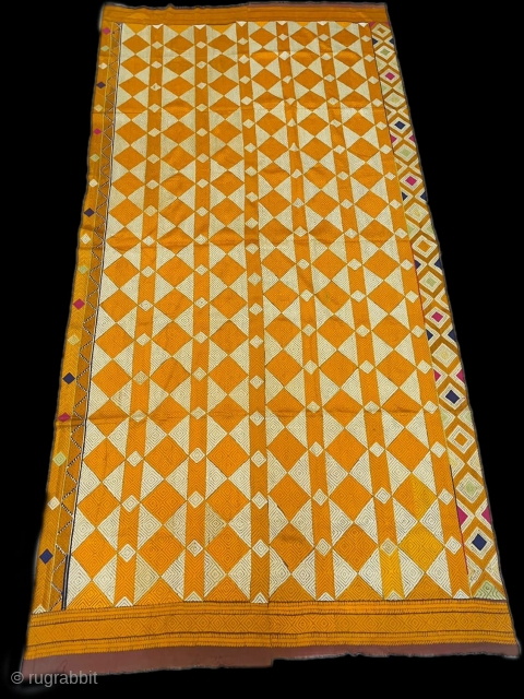 Antique Varida bagh, which roughly translates to "garden of the wedding trousseau," is a style of chaddar or shawl worn in Punjabi wedding rituals. It features exquisite bagh embroidery. This northern Indian  ...