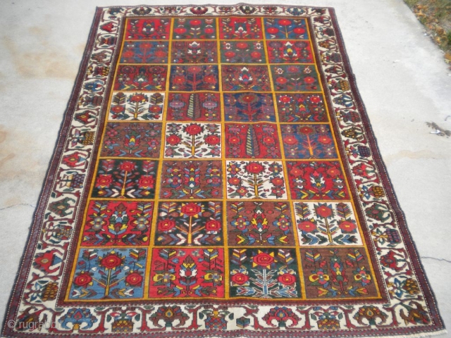 Here is a beautiful Bakhtiari from the 1920's, perfect condition, ready to go, size is 4'6"x6'7".                 