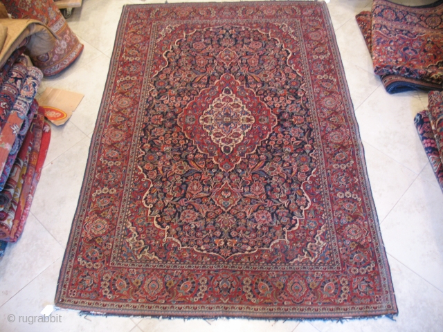 KASHAN ANTIQUE CIRCA 1900 
Good condition
SIZE :  132 X 204                      