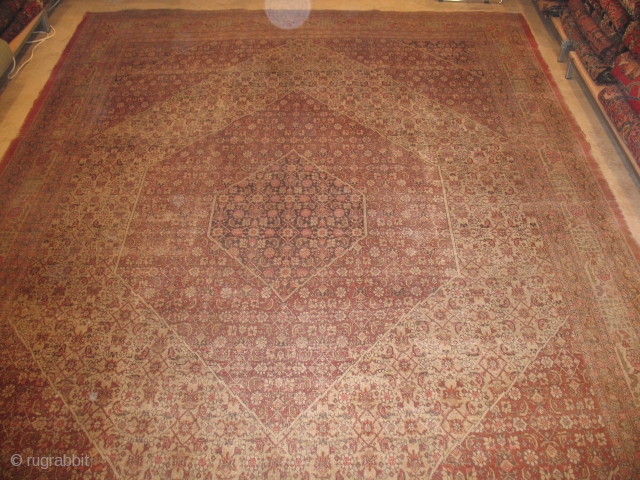 TABRIZ HAGI GALILI
GOOD CONDITION

SIZE : 276 X 390
ITEM NO. 117                       