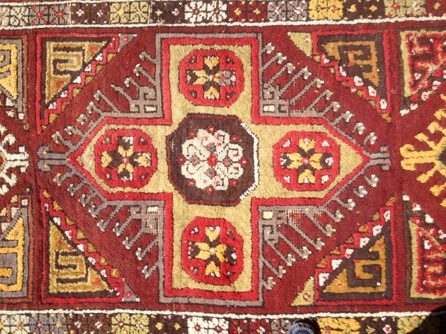 A beatiful Kemerhisar/Cappadokia carpet with some synthetic colors over 100 years old
333x140 cm
                    