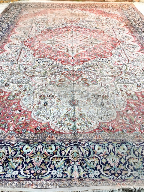 Persiyan Silk Carpet size 580 cm 365 cm                         