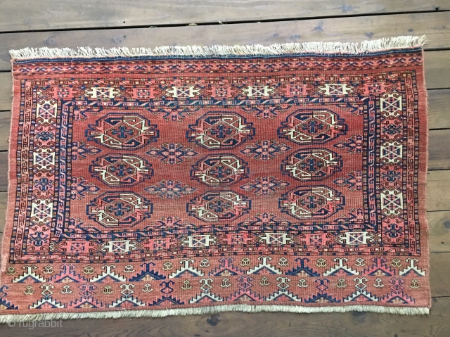 Large 25 gul Wall Bag Turkman Kizil Ayak Chuval. All organic colors including a rose red madder, yellow and blues. Measures 4'8"X 2'10"/142 X 86cm. Codition good with low to medium pile  ...