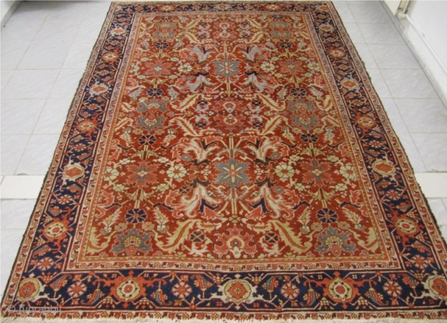 Antique Persian Heriz carpet. Size: ca 290 x 210cm / 9'5'' x 6'9'' More pictures on www.najib.de                