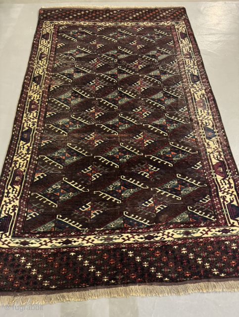 Antique Turkmen main-carpet woven by the Yomud tribe. Beautiful Dyrnak Gul Design. Size: circa 290x170cm / 9’6ft by 5’6ft http://www.najib.de             