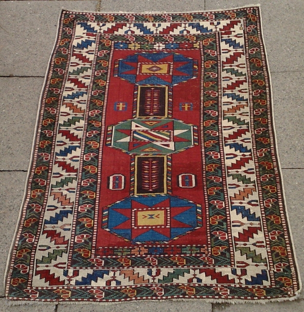 Antique Caucasian Shirvan rug. Origin : East-Caucasus. Age : circa 1880 . Nice collector´s piece with beautiful colors. Size : ca 140cm x 90cm         