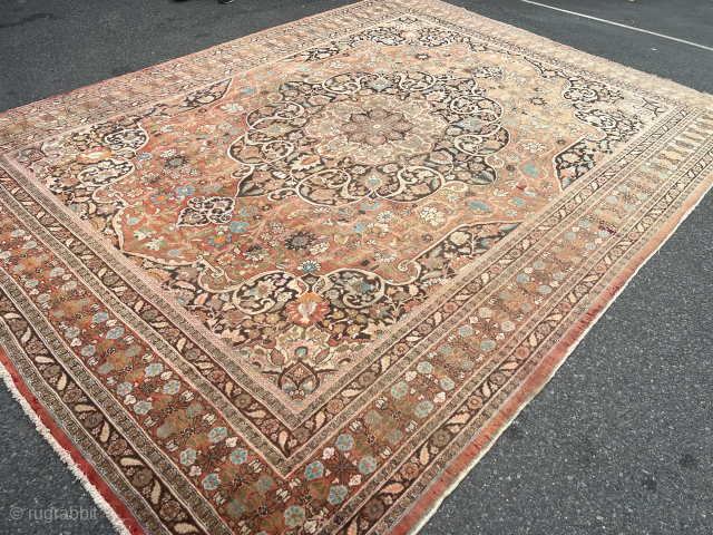 A fine antique Persian Tabriz Haji Jalili carpet, Size: circa 390x290cm / 12’8ft by 9’5ft 

The most artful Tabriz carpets attributed to the workshop of Haji Jalili possess incredible refinement and sophistication.  ...