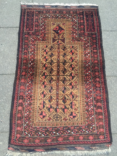 Fine antique Baluch prayer rug, good condition, size: 140x85cm / 4'6''ft x 2'8''ft www.najib.de                   