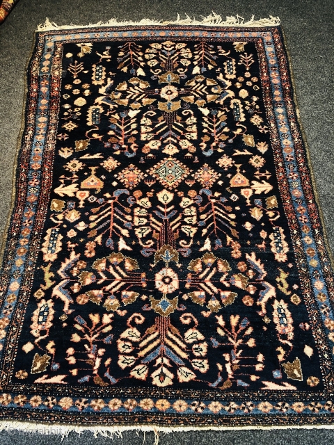 Antique Persian Lilian rug, size: 180x135cm / 6ft by 4'4''ft good condition, little old repair at one corner.               