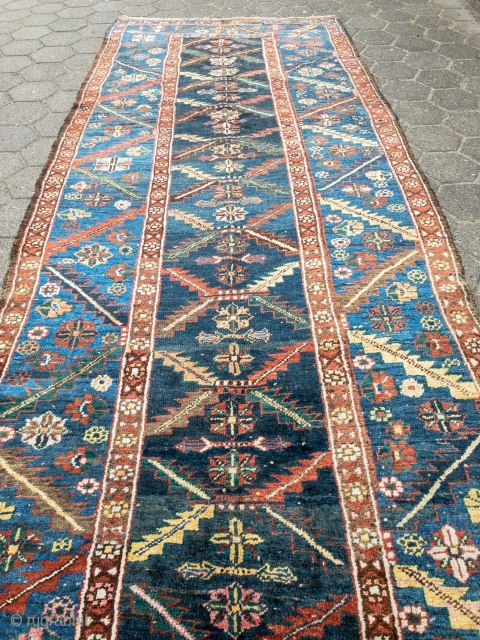 Antique Persian Heriz / Bakhshayesh long rug with a "chain saw" design, size: ca. 370x130cm / 12'2''ft x 4'3''ft              